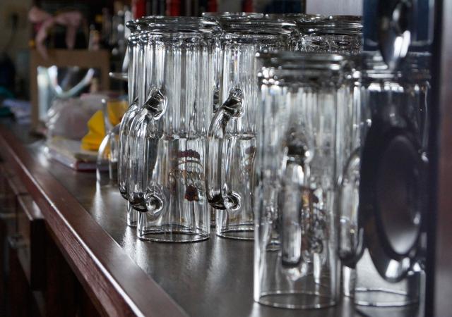 Abends kann man den Tag in der Bierstube ausklingen lassen.